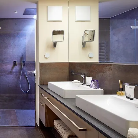 Salena Luxury