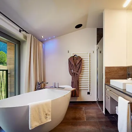 Salena Luxury